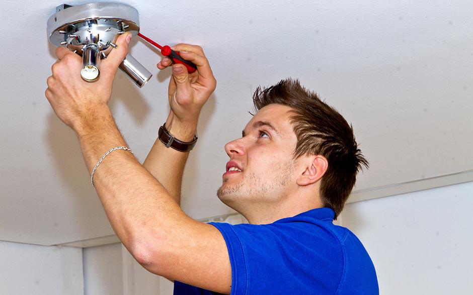 recherche électricien bâtiment Saint-Maurice